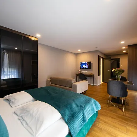 Hotel B-chill