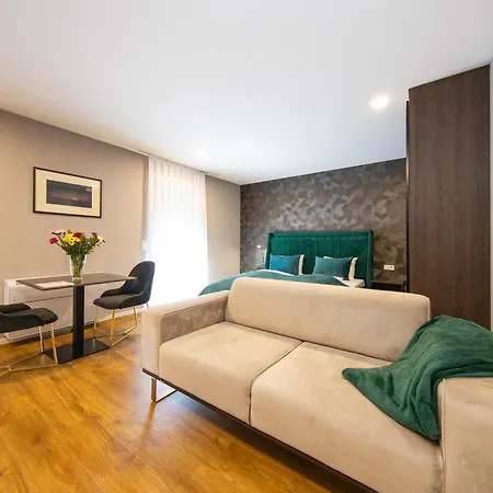 B-chill Hotel 4*