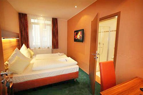 Haus Hillesheim Hotel 4*